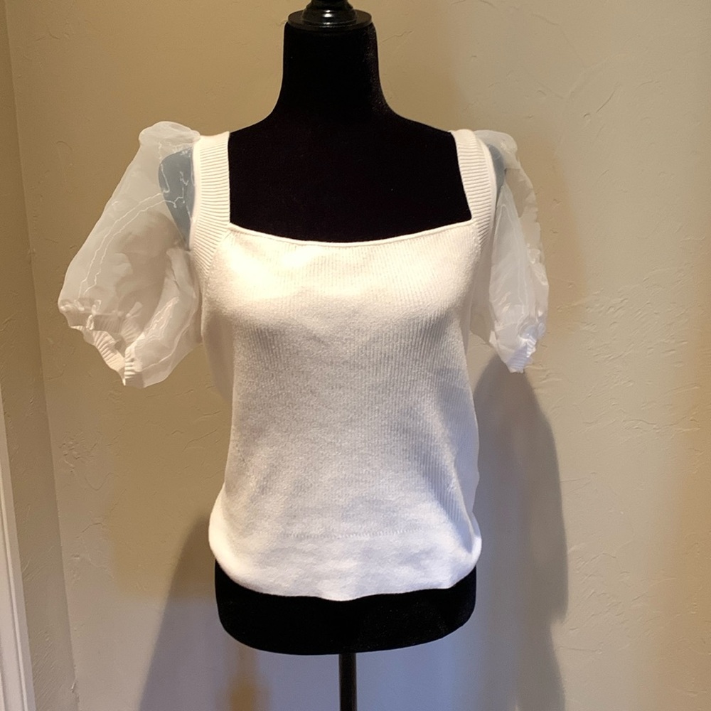 French connection large white puff short sleeve sweater. EUC used only once